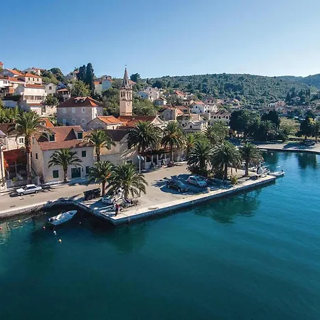 4 Bedroom Beautiful In * Supetar